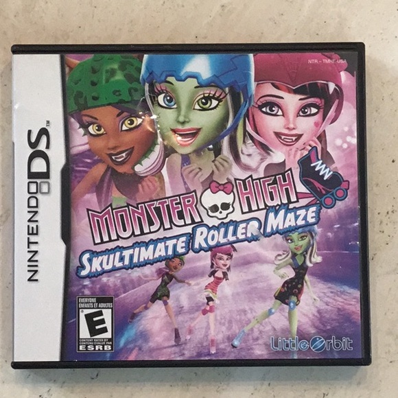 Monster High Skultimate Roller Maze Nintendo DS Game Complete In Box CIB Skating - Picture 12 of 12